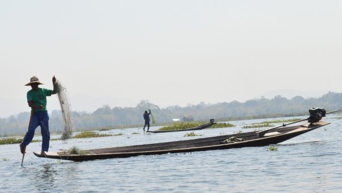 Pescador en el Lago Inle de Myanmar
